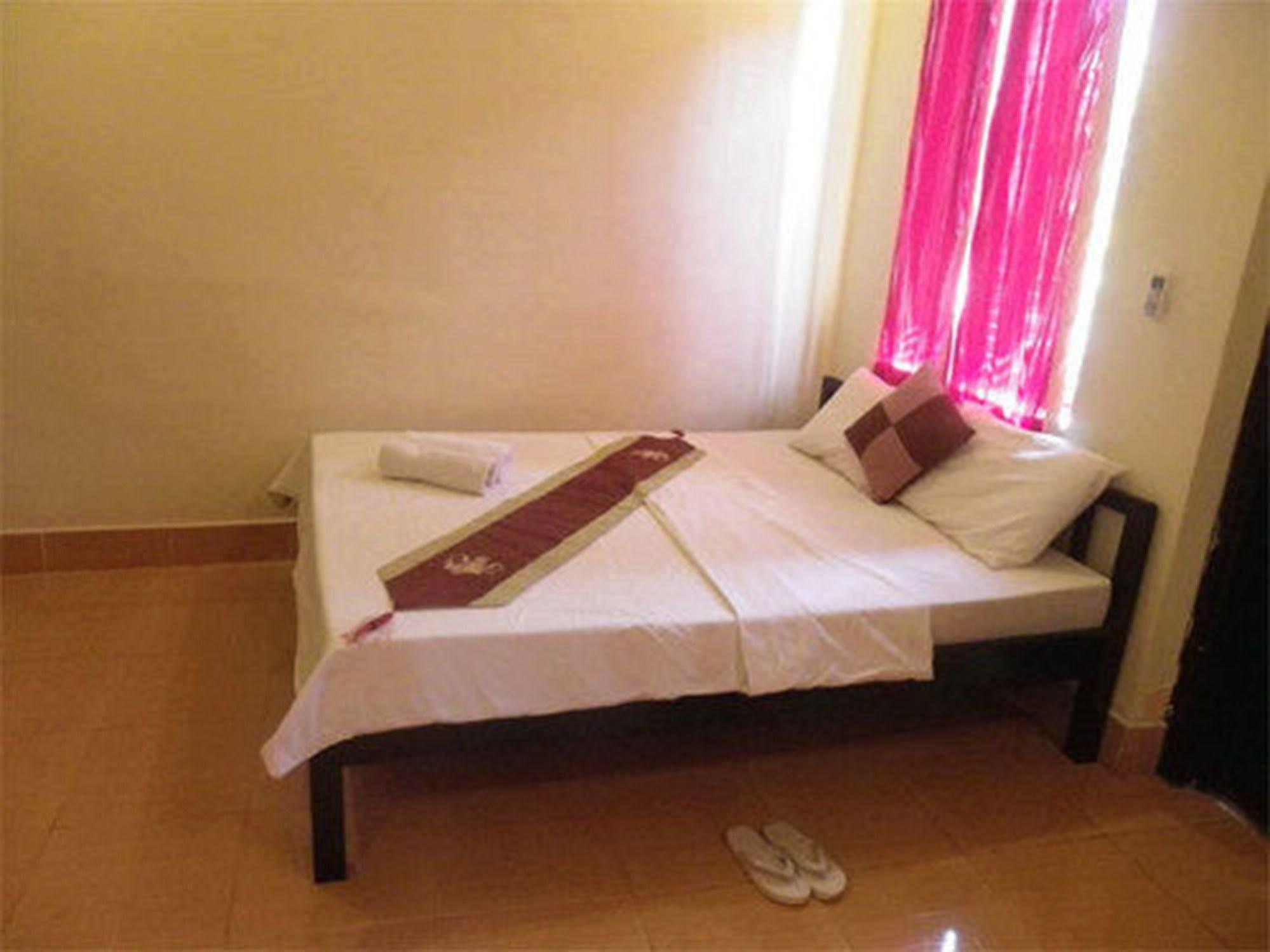 Sovanphum Guesthouse And Restaurant Phnom Penh Zewnętrze zdjęcie