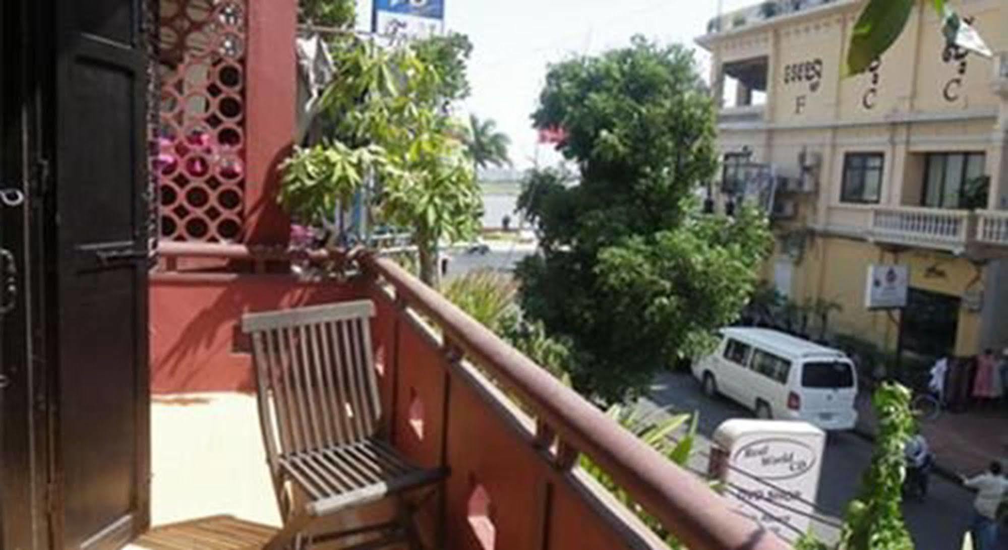 Sovanphum Guesthouse And Restaurant Phnom Penh Zewnętrze zdjęcie